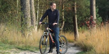 Waarom een elektrische mountainbike meenemen op vakantie een slimme zet is